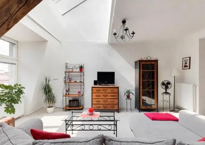 Lenka's Cozy Red + Lenka's Cozy Gold شقة براغ